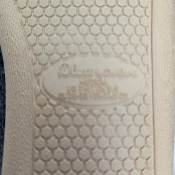 NWT Dearfoam Dluxe Memory Foam Women's in slippers with Shearling detail* Sz 7-8 - Picture 4 of 9
